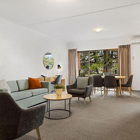 Oxley Court Serviced Apartments Canberra Buitenkant foto