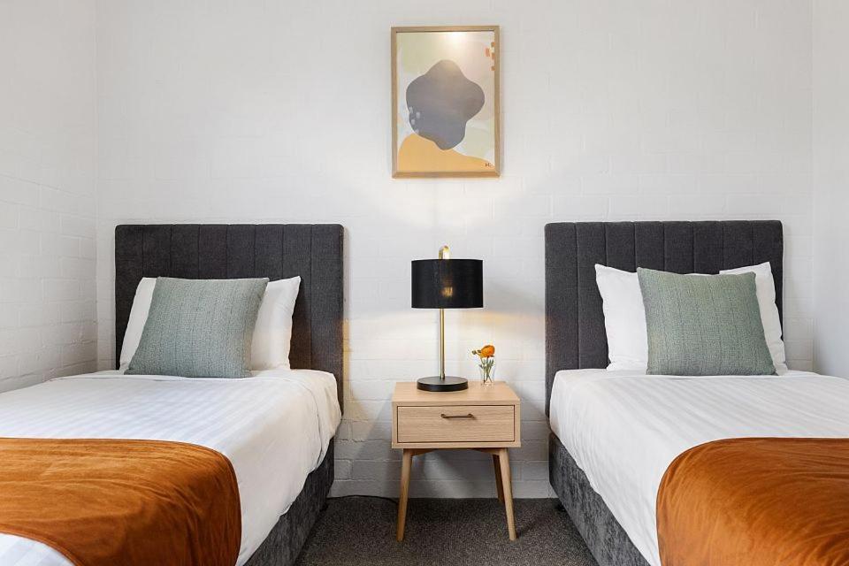 Oxley Court Serviced Apartments Canberra Buitenkant foto