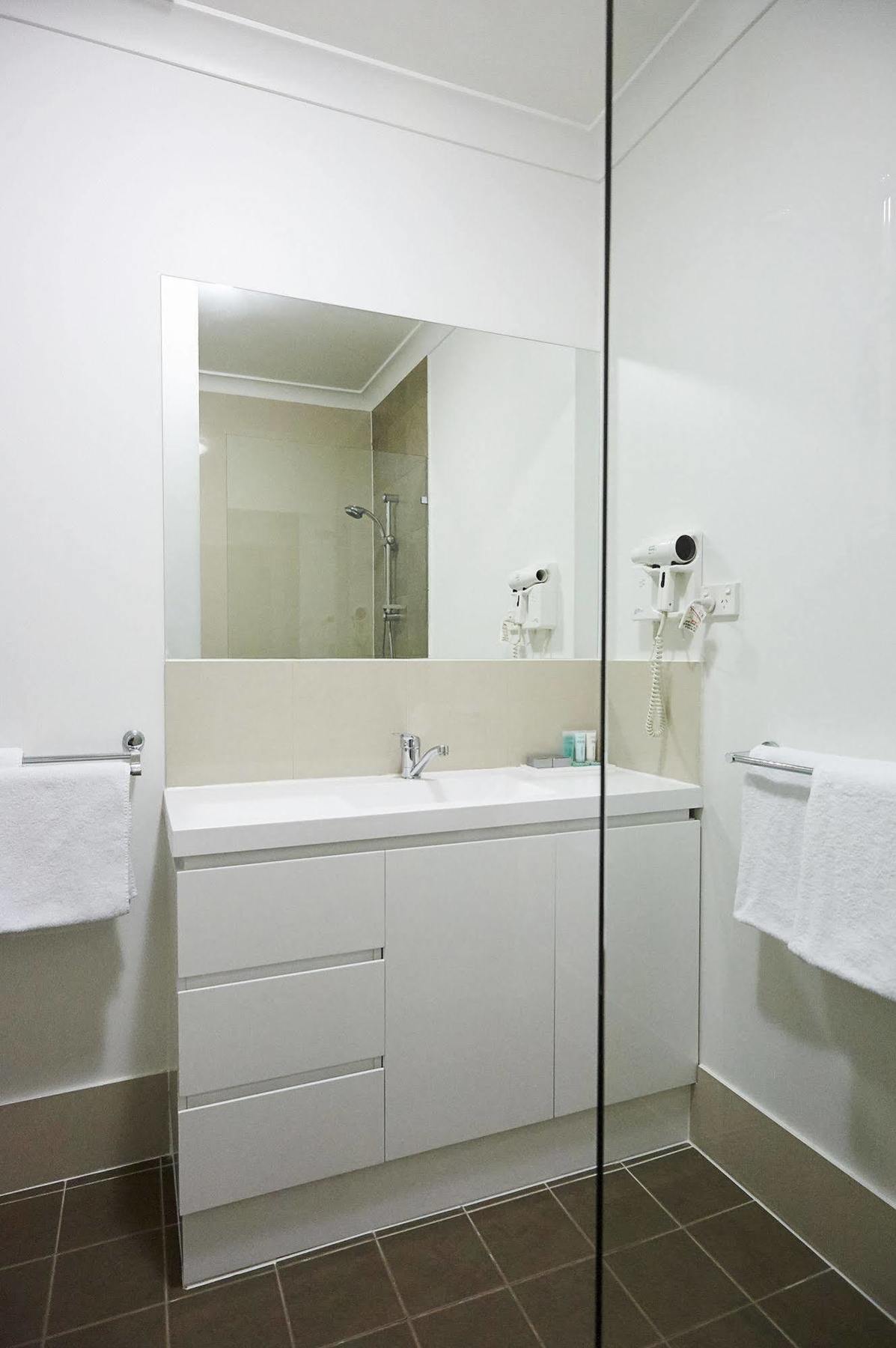 Oxley Court Serviced Apartments Canberra Buitenkant foto