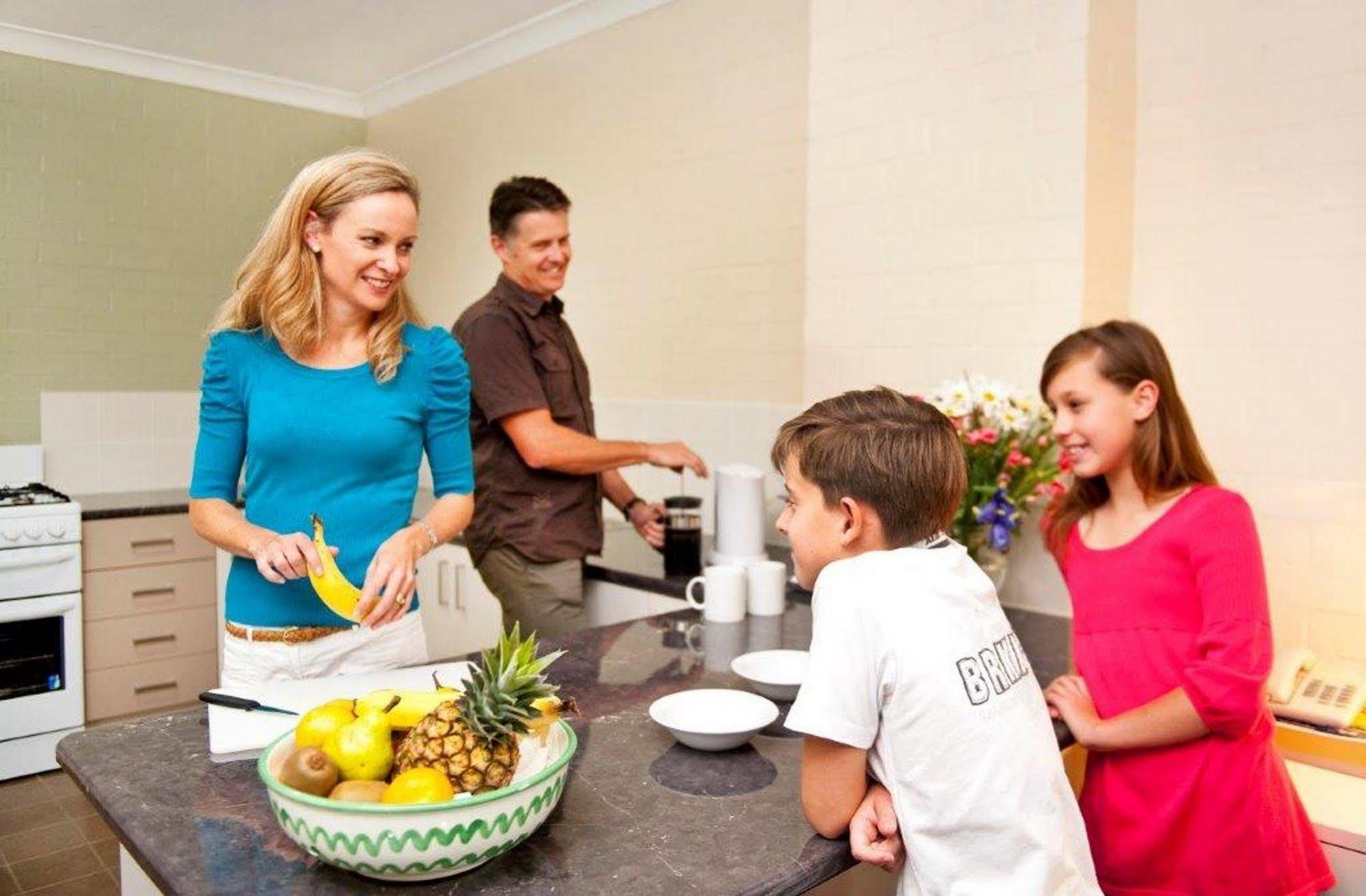 Oxley Court Serviced Apartments Canberra Buitenkant foto